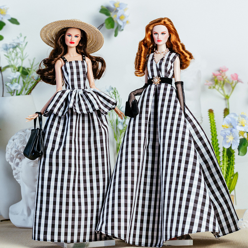 Vintage Fashion Toys - 32 cm Supermodel Poppenkleertjes Pak Europese