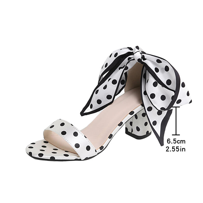 Vintage zwart-witte polkadot e - Vintage Fashion Heels recensie en prijs